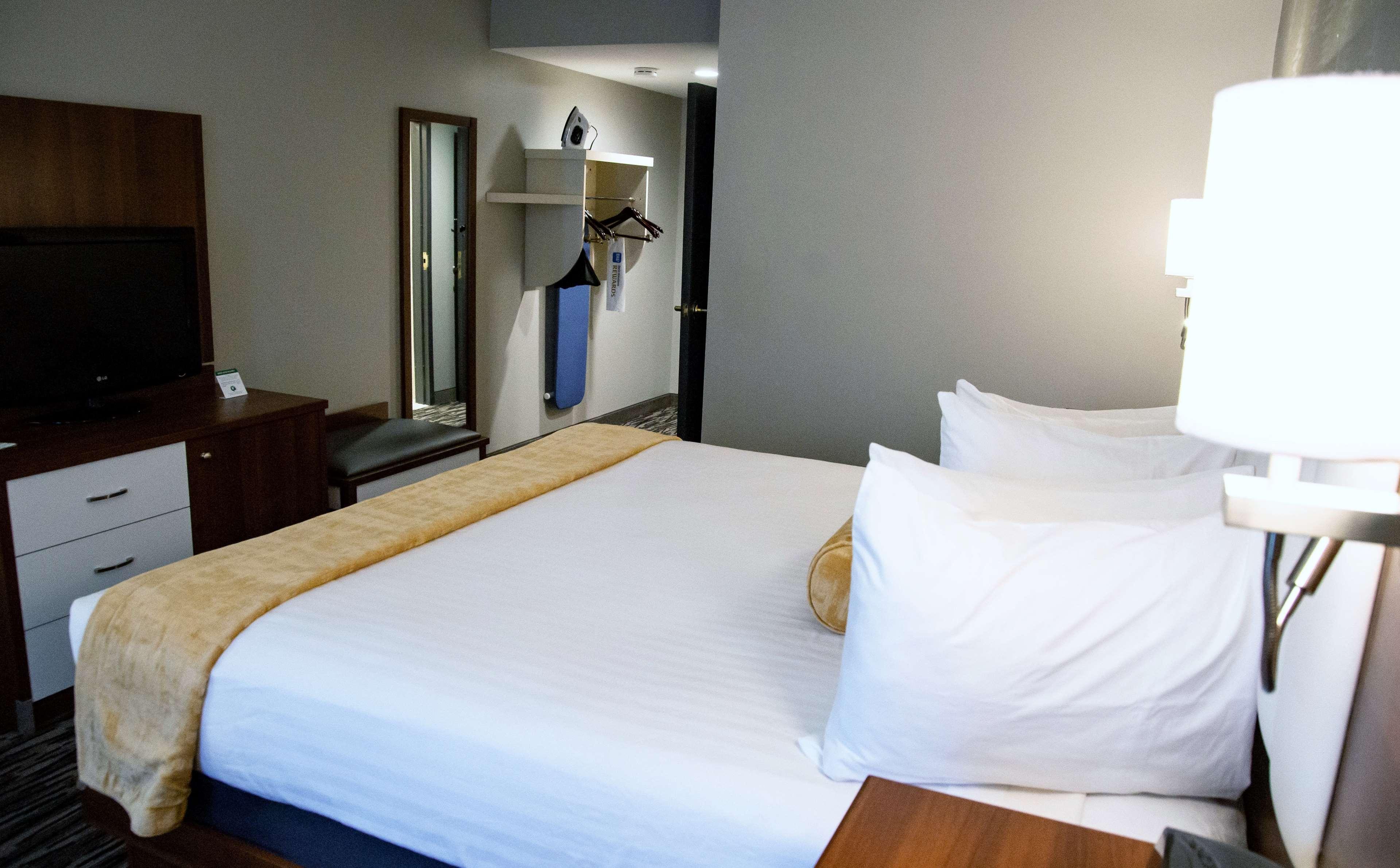באפלו Best Western On The Avenue מראה חיצוני תמונה